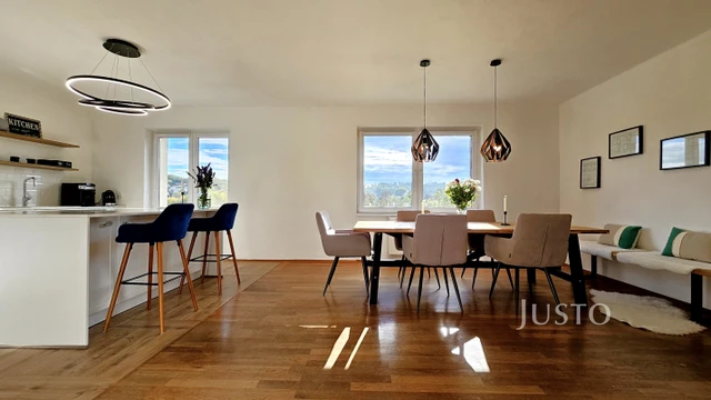 Prodej rodinného domu 278 m² s pozemkem 928 m² + terasa