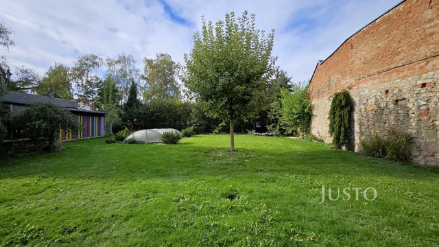 Prodej rodinného domu 278 m² s pozemkem 928 m² + terasa