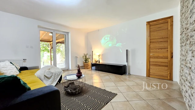 Prodej rodinného domu 278 m² s pozemkem 928 m² + terasa