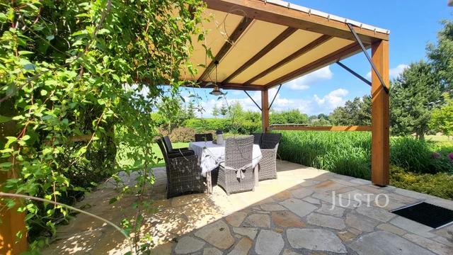 Prodej rodinného domu 346 m² s pozemkem 5 636 m²