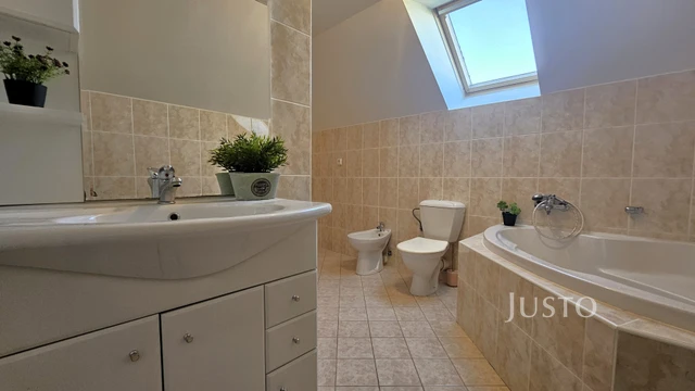 Prodej rodinného domu 131 m² s pozemkem 538 m² + terasa 22 m²