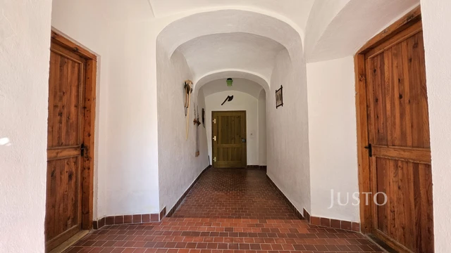 Prodej rodinného domu 363 m² s pozemkem 3244 m²