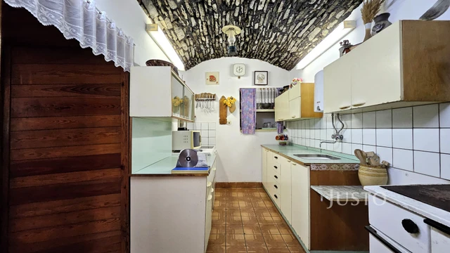 Prodej rodinného domu 363 m² s pozemkem 3244 m²