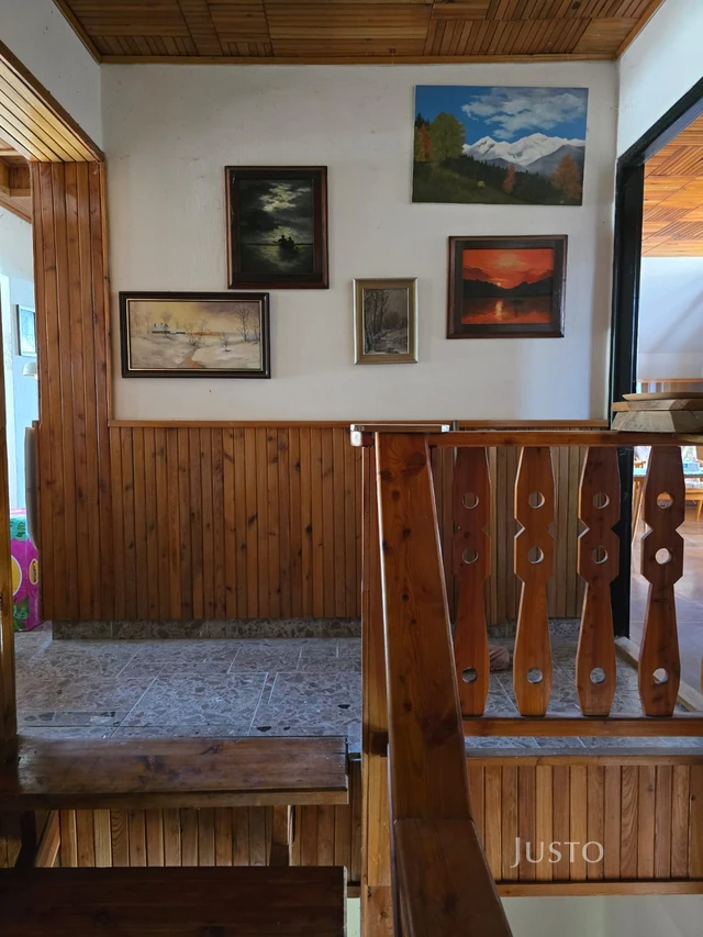 Prodej rodinného domu 214 m² s pozemkem 998 m²