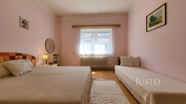 Prodej rodinného domu 231 m² s pozemkem 335 m²
