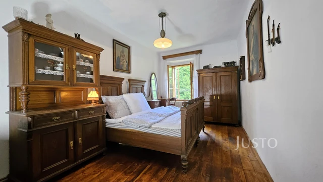 Prodej rodinného domu 363 m² s pozemkem 3244 m²