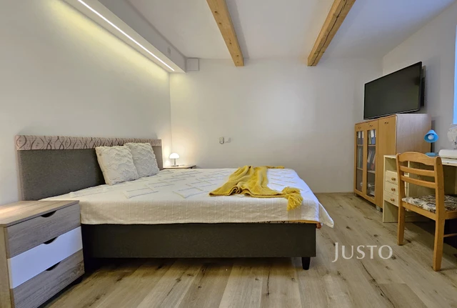 Prodej rodinného domu 276 m² s pozemkem 1398 m² + terasa 18 m² + lodžie