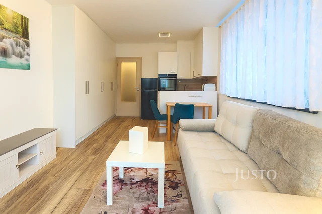 Pronájem 1+kk 32 m² + balkón + parkování