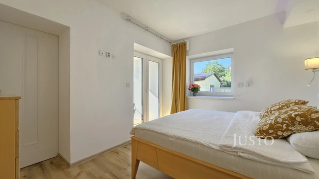 Prodej rodinného domu 276 m² s pozemkem 1398 m² + terasa 18 m² + lodžie