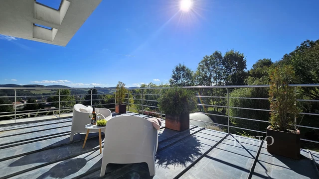 Prodej vily 279 m² s pozemkem 4657 m² + terasa