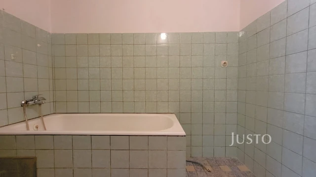 Prodej 3+1 90 m² + balkón 3 m² + parkování