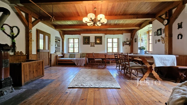 Prodej rodinného domu 363 m² s pozemkem 3244 m²