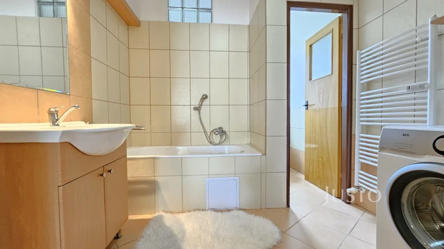 Prodej 3+1 72 m² + balkón + garáž