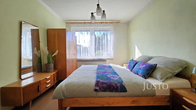 Prodej rodinného domu 296 m² s pozemkem 853 m² + terasa 8 m² + balkón 18 m²