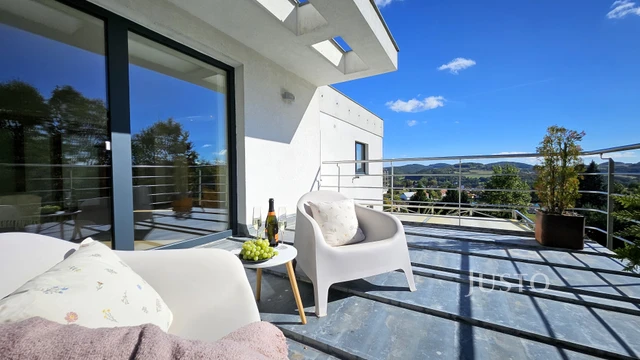 Prodej vily 279 m² s pozemkem 4657 m² + terasa