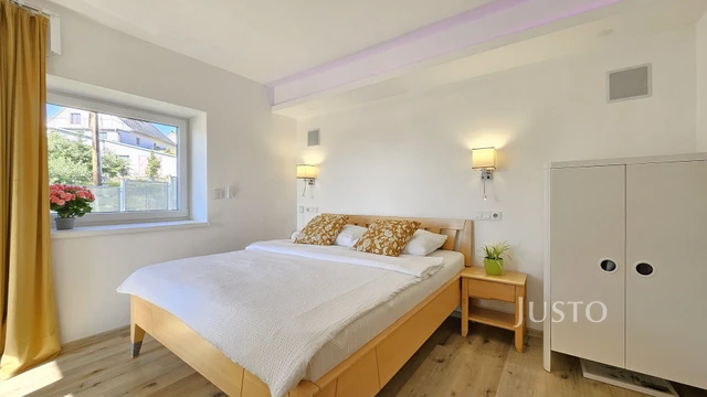 Prodej rodinného domu 276 m² s pozemkem 1398 m² + terasa 18 m² + lodžie