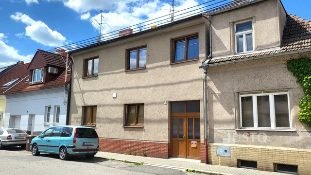 Prodej rodinného domu 231 m² s pozemkem 335 m²