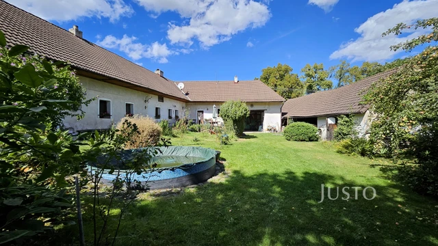 Prodej rodinného domu 120 m² s pozemkem 3564 m²