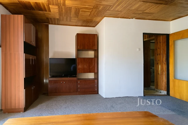 Prodej rodinného domu 214 m² s pozemkem 998 m²