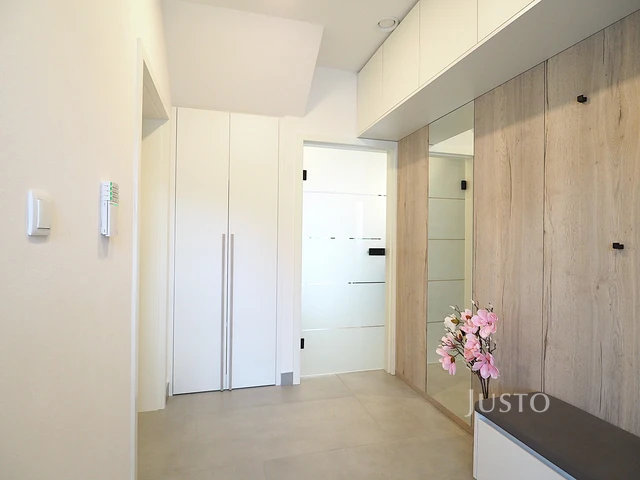 Prodej rodinného domu 173 m² s pozemkem 465 m² + terasa