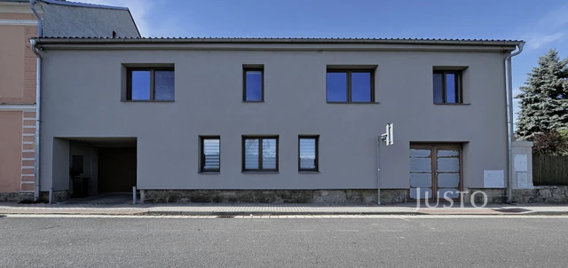 Prodej rodinného domu 278 m² s pozemkem 928 m² + terasa