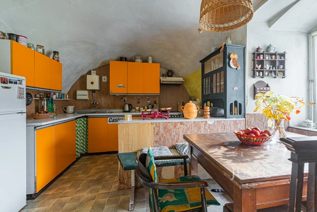 Prodej rodinného domu 210 m² s pozemkem 2912 m²