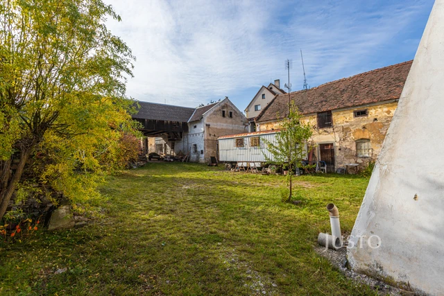 Prodej rodinného domu 210 m² s pozemkem 2912 m²