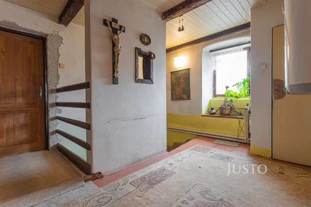 Prodej rodinného domu 210 m² s pozemkem 2912 m²