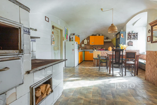 Prodej rodinného domu 210 m² s pozemkem 2912 m²