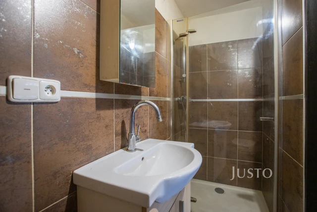 Prodej rodinného domu 210 m² s pozemkem 2912 m²