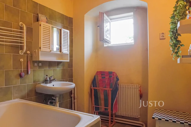 Prodej rodinného domu 210 m² s pozemkem 2912 m²