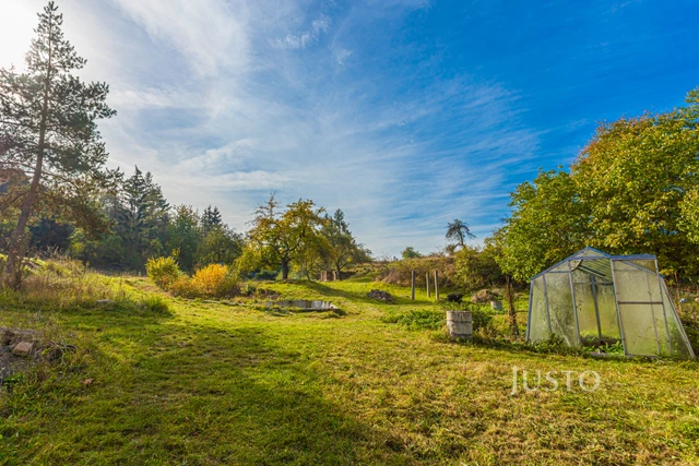 Prodej rodinného domu 210 m² s pozemkem 2912 m²