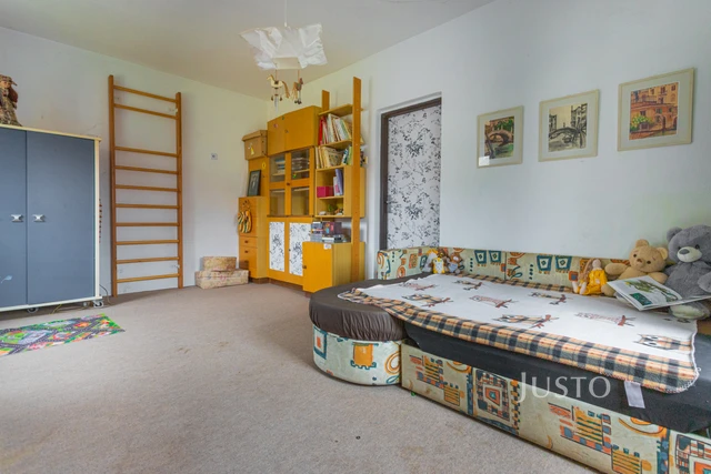 Prodej rodinného domu 210 m² s pozemkem 2912 m²