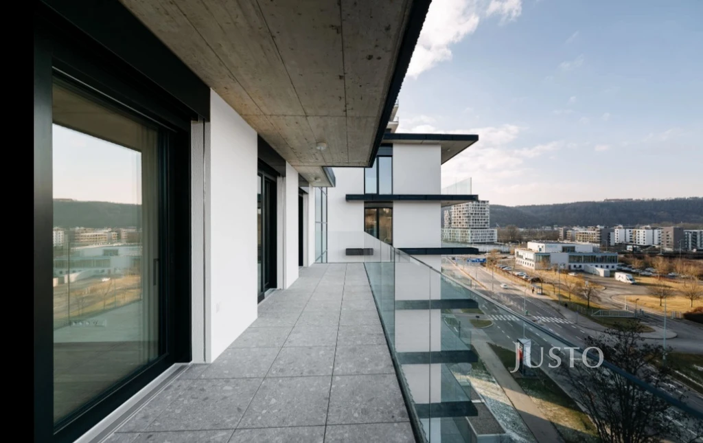 Prodej 3+kk 97 m² + balkón 19 m² + garáž Praha 4