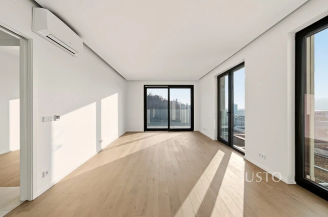 Prodej 4+kk 116 m² + balkón 19 m² + garáž