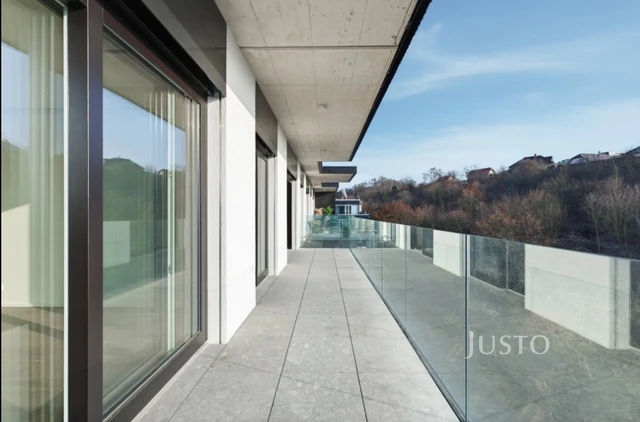 Prodej 4+kk 116 m² + balkón 19 m² + garáž