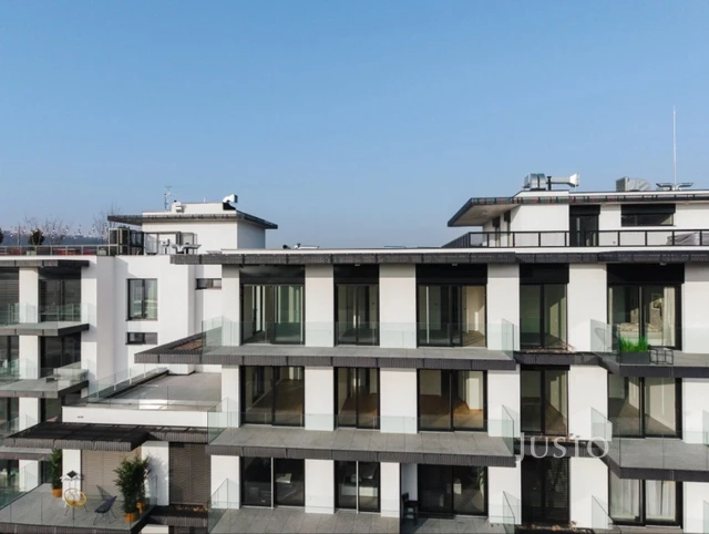 Prodej 4+kk 116 m² + balkón 19 m² + garáž