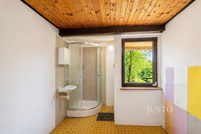 Prodej chaty 68 m² s pozemkem 295 m² + terasa 6 m²