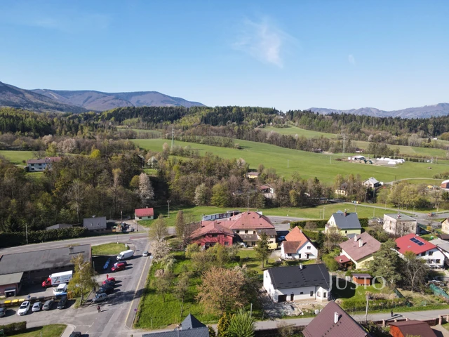 Prodej pozemku 1206 m²