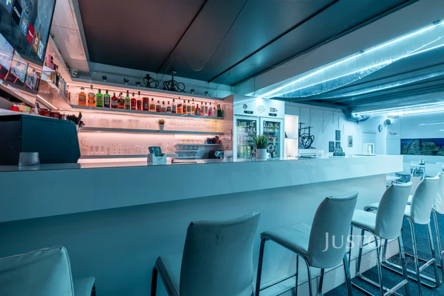 Pronájem restaurace, baru, kavárny, 76 m²