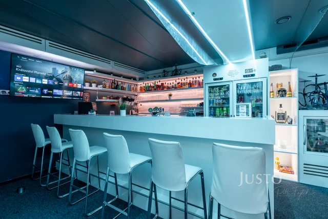 Pronájem restaurace, baru, kavárny, 76 m²