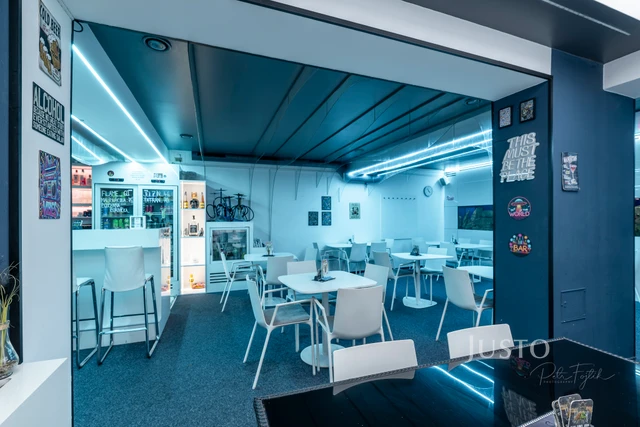 Pronájem restaurace, baru, kavárny, 76 m²