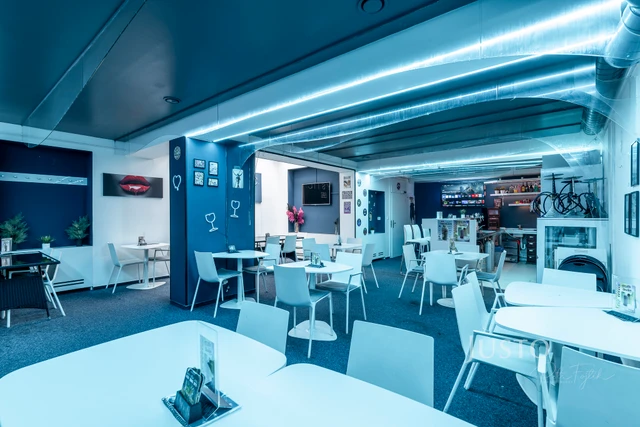 Pronájem restaurace, baru, kavárny, 76 m²