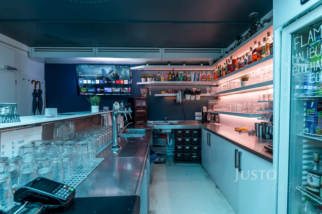 Pronájem restaurace, baru, kavárny, 76 m²