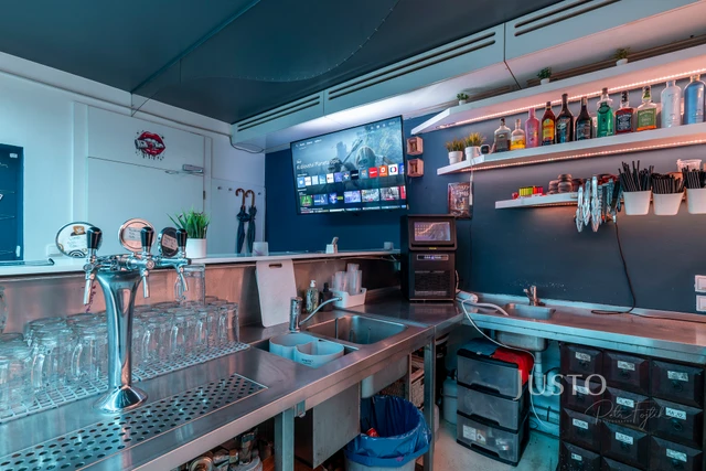 Pronájem restaurace, baru, kavárny, 76 m²
