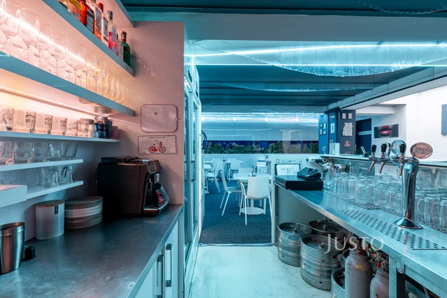 Pronájem restaurace, baru, kavárny, 76 m²