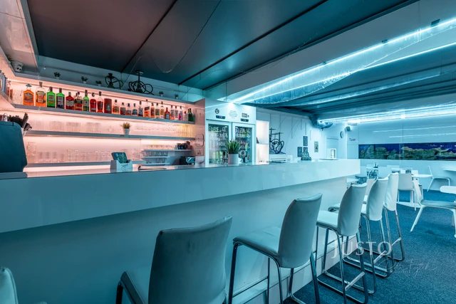 Pronájem restaurace, baru, kavárny, 76 m²