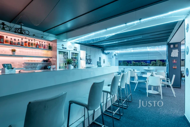 Pronájem restaurace, baru, kavárny, 76 m²